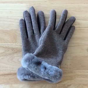 UGG almost new gloves